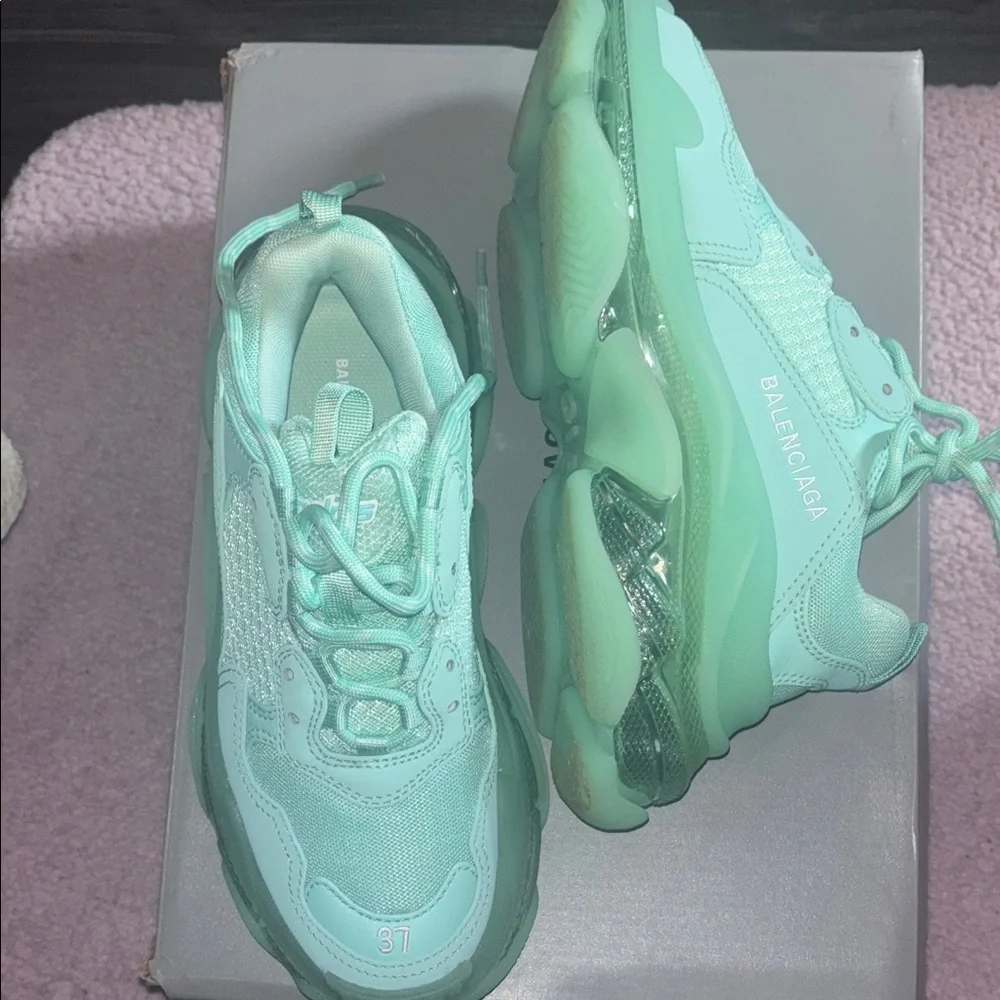 Balenciaga Shoes - Picture 3 of 6